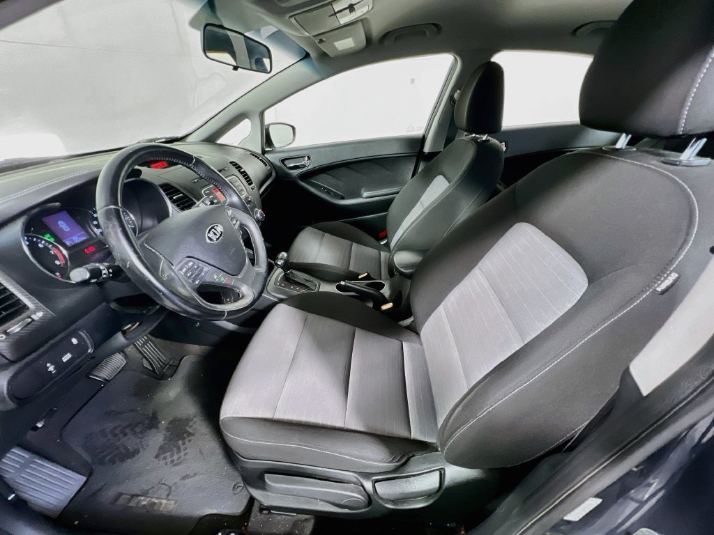 Used 2015 Kia Forte EX FWD image 12