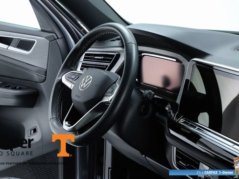 Used 2024 Volkswagen Atlas Cross Sport SE AWD/4WD image 34