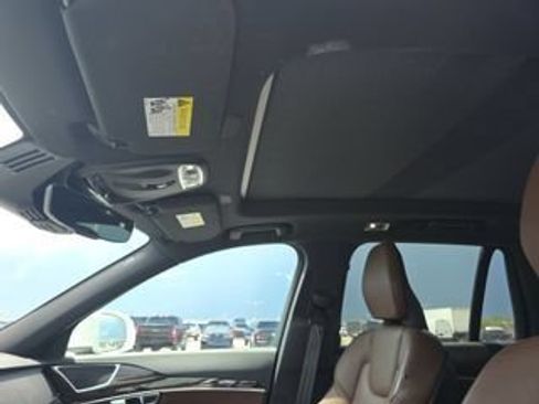 Used 2019 Volvo XC90 T6 Momentum w/ Protection Package Premier AWD/4WD image 7