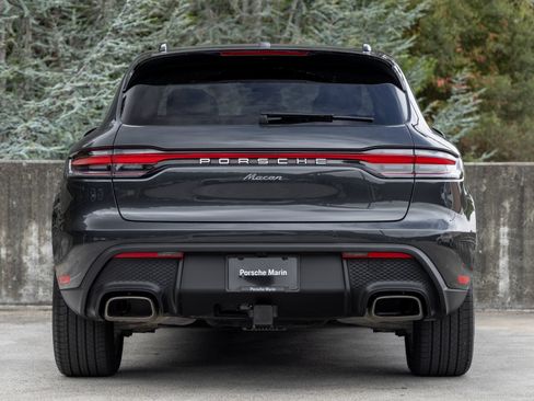 Certified 2026 Porsche Macan AWD/4WD image 10