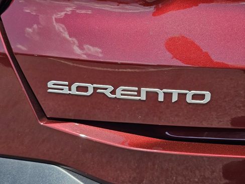Used 2025 Kia Sorento S w/ Panoramic Sunroof Package FWD image 12