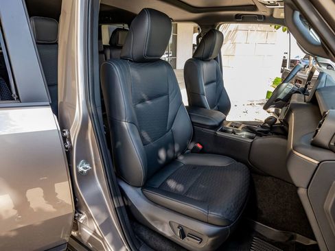 Used 2025 Toyota Land Cruiser w/ Premium Package image 32