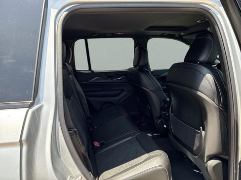 New 2025 Jeep Grand Cherokee Altitude RWD image 25