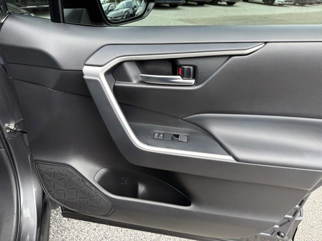 Certified 2025 Toyota RAV4 XLE AWD/4WD image 15