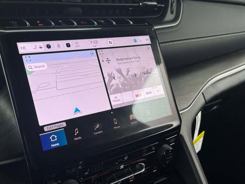 New 2025 Jeep Grand Cherokee Limited image 32