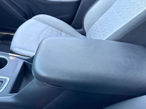Used 2022 Chevrolet Equinox LS w/ LS Convenience Package FWD image 21