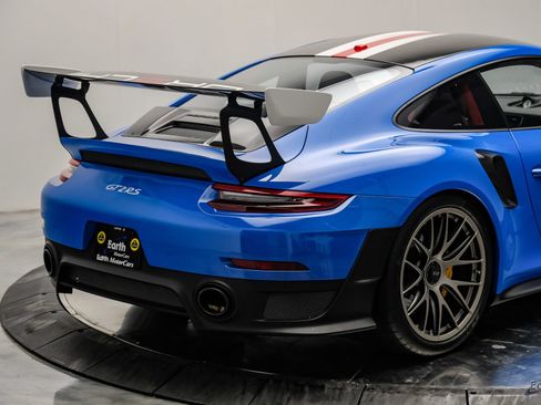 Used 2019 Porsche 911 GT2 RS RWD image 23