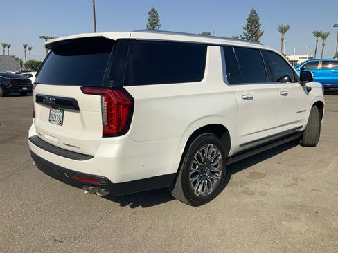 Used 2024 GMC Yukon XL Denali Ultimate AWD/4WD image 10