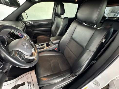 Used 2020 Jeep Grand Cherokee Altitude AWD/4WD image 21