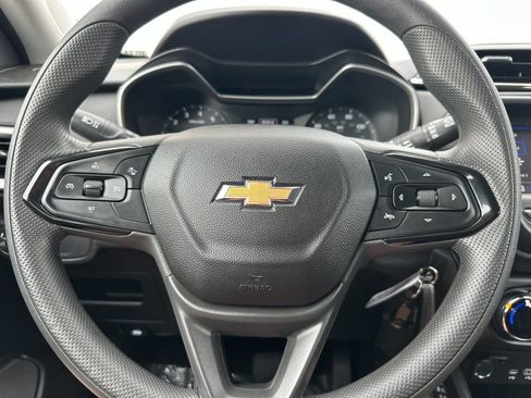 Used 2023 Chevrolet TrailBlazer LS image 25