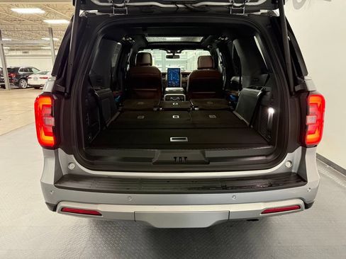 Used 2024 Ford Expedition Limited AWD/4WD image 23
