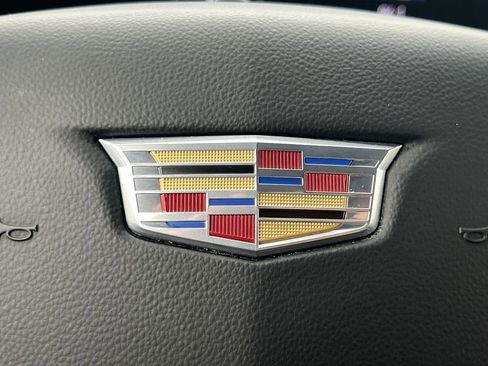 Used 2023 Cadillac Escalade Premium Luxury image 43