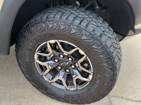 Certified 2024 Chevrolet Colorado ZR2 w/ ZR2 Convenience Package III image 32