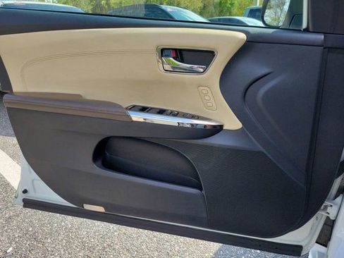 Used 2015 Toyota Avalon XLE Touring image 36