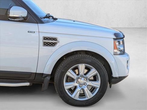 Used 2016 Land Rover LR4 HSE image 11