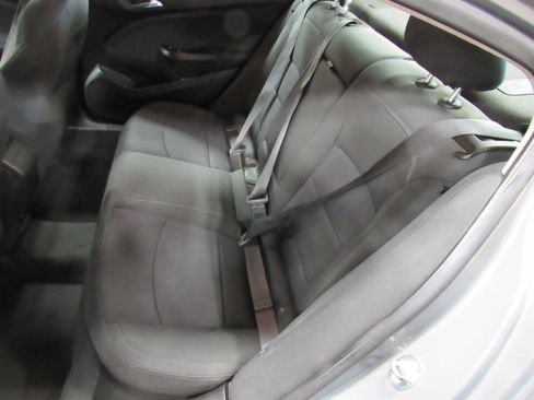 Used 2018 Chevrolet Cruze LT w/ Convenience Package image 27