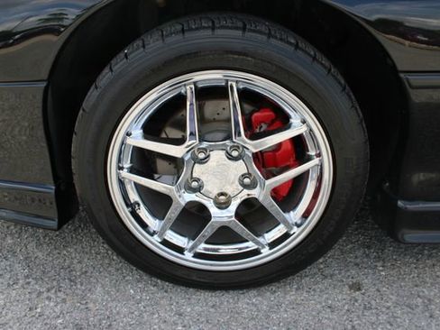 Used 2002 Chevrolet Camaro Z28 w/ Preferred Equipment Group 2 RWD image 10