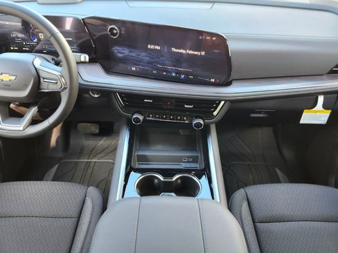 New 2026 Chevrolet Suburban LS image 12