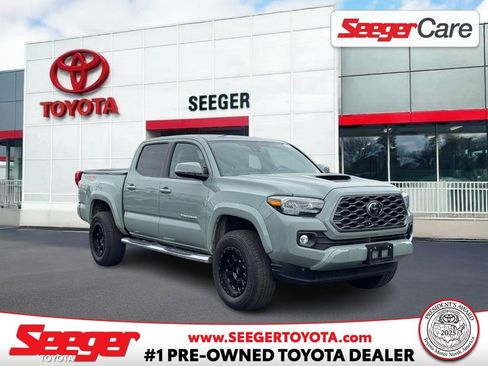 Used 2023 Toyota Tacoma TRD Sport w/ Technology Package AWD/4WD image 1