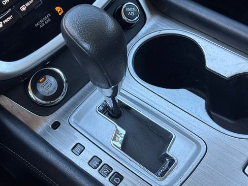 Used 2017 Nissan Murano S w/ Navigation Package image 18