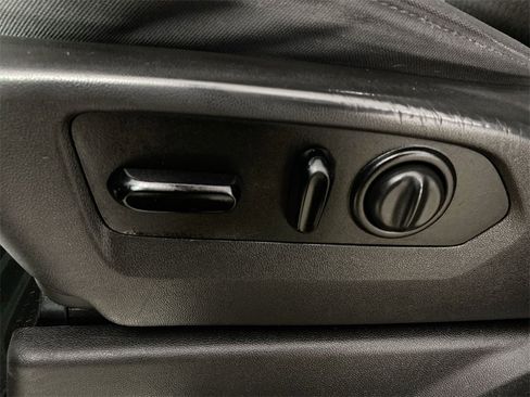 Used 2020 Chevrolet Silverado 2500 LT w/ Convenience Package image 12