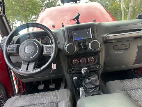 Used 2012 Jeep Wrangler Unlimited Sport image 16