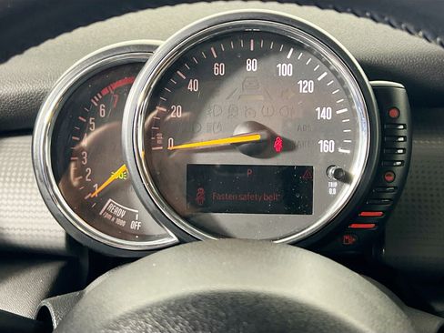 Used 2015 MINI Cooper 4-Door Hardtop FWD image 23