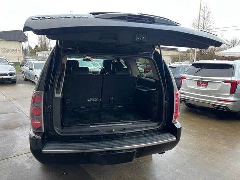 Used 2011 GMC Yukon XL Denali image 16