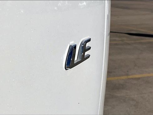 Used 2023 Toyota Corolla Cross LE image 9