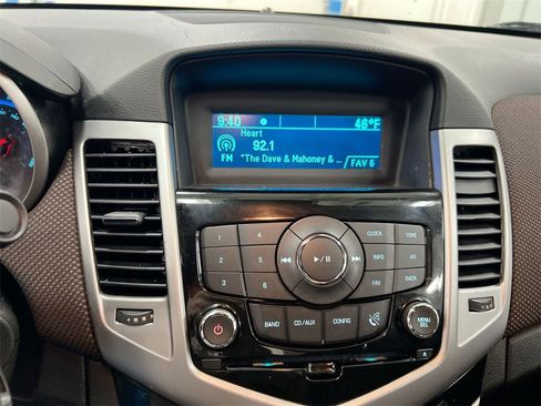 Used 2015 Chevrolet Cruze LT image 13