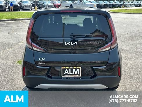 Used 2025 Kia Soul LX w/ LX Technology Package FWD image 6