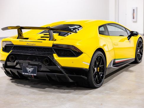 Used 2018 Lamborghini Huracan Performante image 9