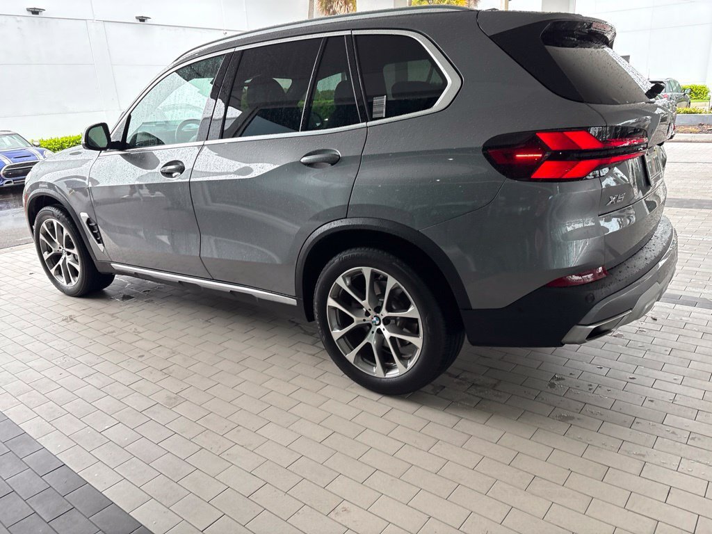 Used 2024 BMW X5 sDrive40i w/ Premium Package RWD image 10