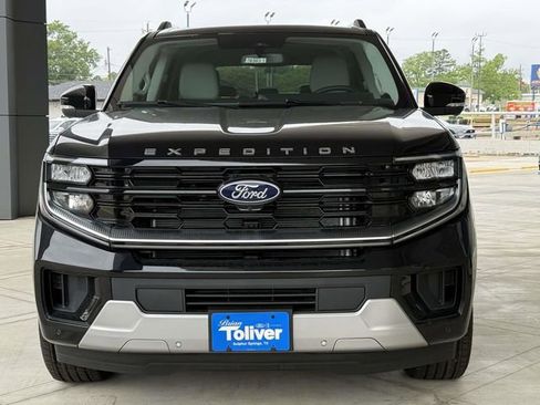 New 2026 Ford Expedition Platinum AWD/4WD image 3