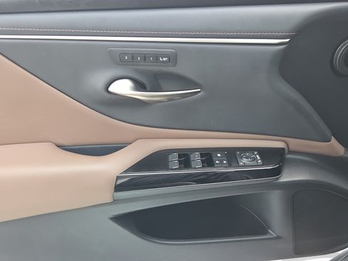 Used 2023 Lexus ES 350 w/ Premium Package FWD image 36