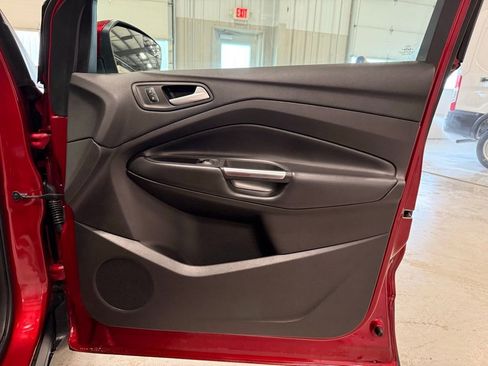 Used 2017 Ford Escape SE image 34