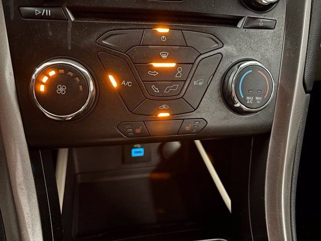 Used 2017 Ford Fusion SE FWD image 21