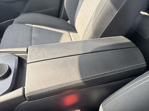 Used 2023 Nissan Rogue SV image 18