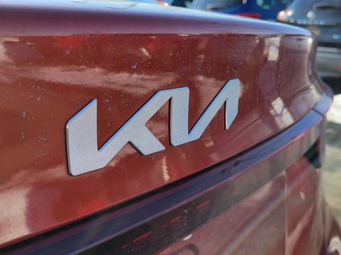 Used 2023 Kia Forte LXS w/ LXS Technology Package image 7