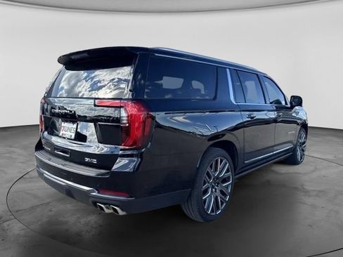 Used 2026 GMC Yukon XL Denali Ultimate w/ LPO, Floor Liner Package AWD/4WD image 11