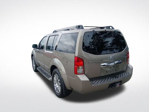 Used 2009 Nissan Pathfinder LE RWD image 7