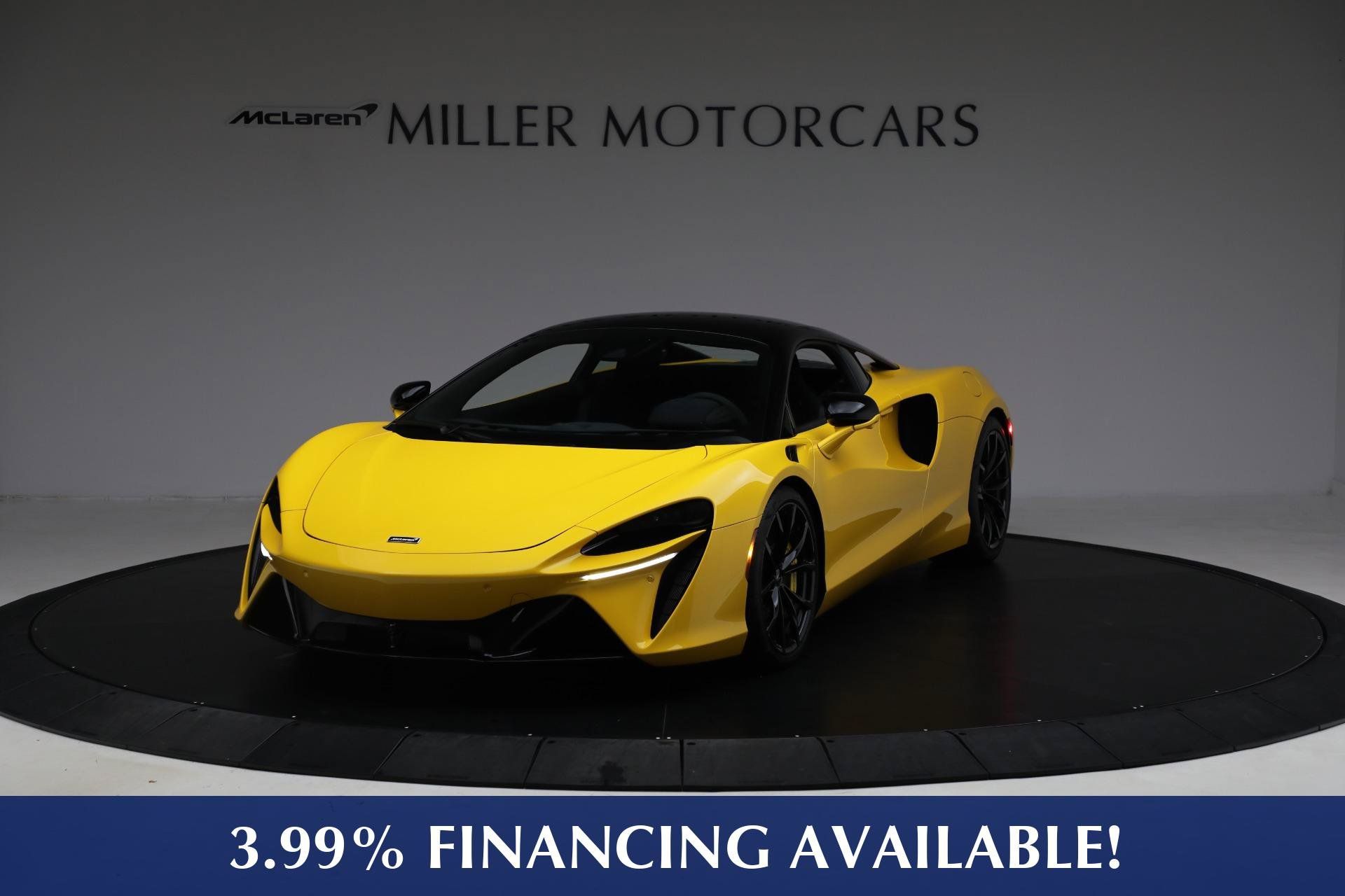 Used 2024 McLaren Artura RWD image 1