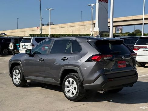 Used 2024 Toyota RAV4 LE AWD/4WD image 7