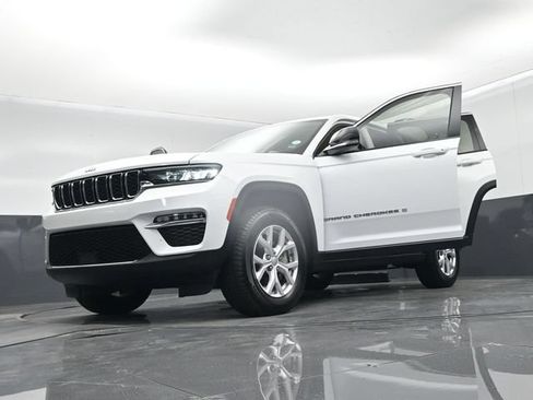 Used 2022 Jeep Grand Cherokee Limited AWD/4WD image 71