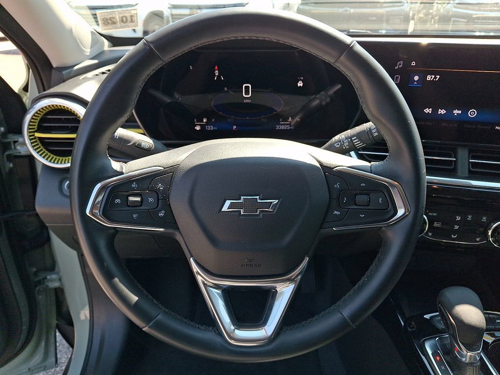 Certified 2024 Chevrolet Trax ACTIV w/ Sunroof Package FWD image 19