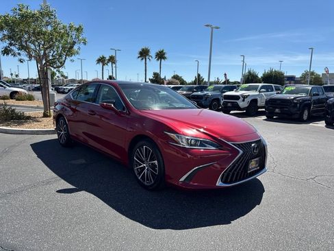 Used 2025 Lexus ES 350 w/ Premium Package FWD image 4