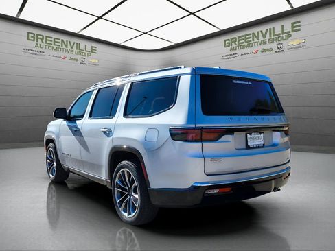 Used 2022 Jeep Wagoneer Series III w/ Premium Group I RWD image 5