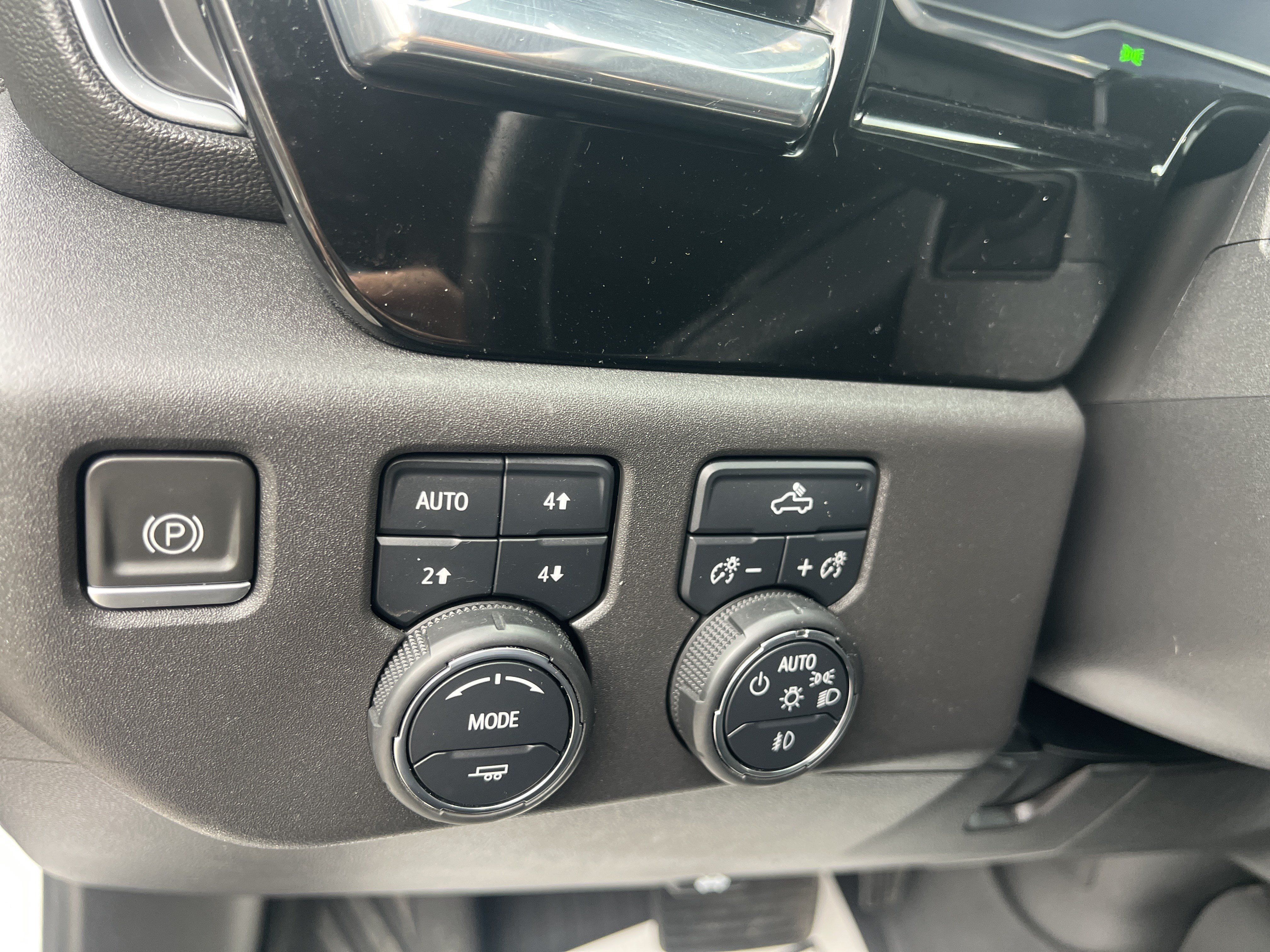Used 2023 Chevrolet Silverado 1500 LT Trail Boss w/ Protection Package AWD/4WD image 9
