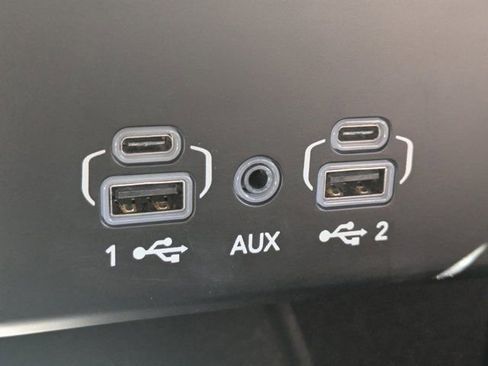 Used 2023 Jeep Wagoneer L Series III w/ Premium Group I image 18