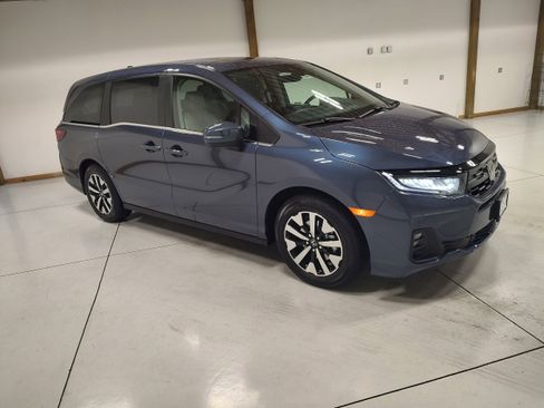New 2026 Honda Odyssey EX-L image 2